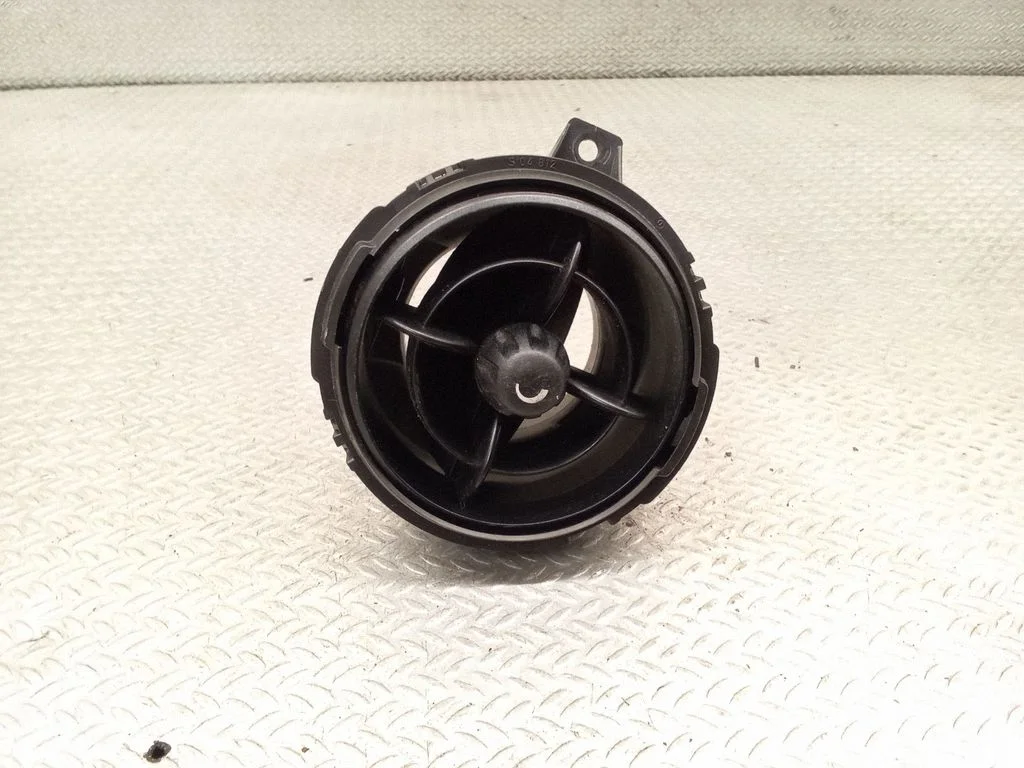 Dash center air vent grill – Mini One - Cooper Coupe R56 (2005-2014)