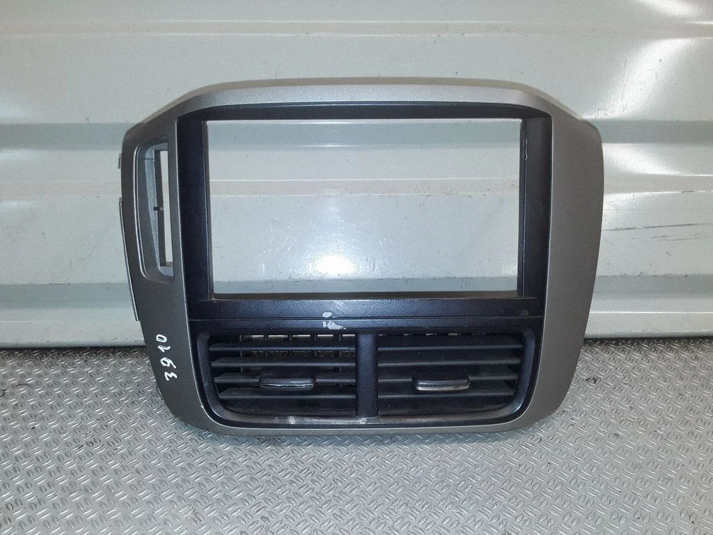 Dash center air vent grill 7725AS9VA110