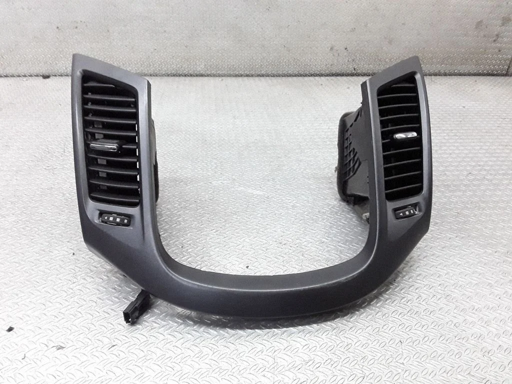 Dash center air vent grill – Chevrolet Orlando (2011-)