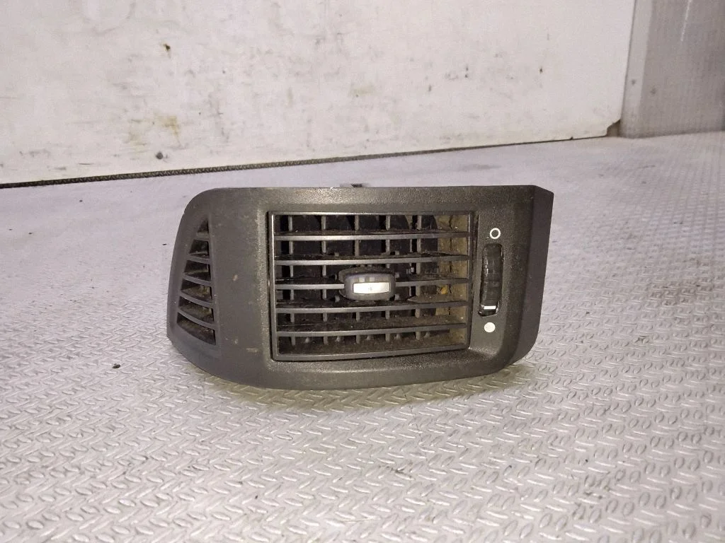 Dash center air vent grill – Peugeot Boxer (2007-2014)