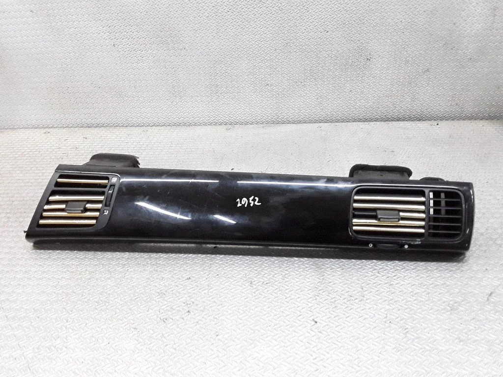 Dash center air vent grill – Honda FR-V (2004-2009)