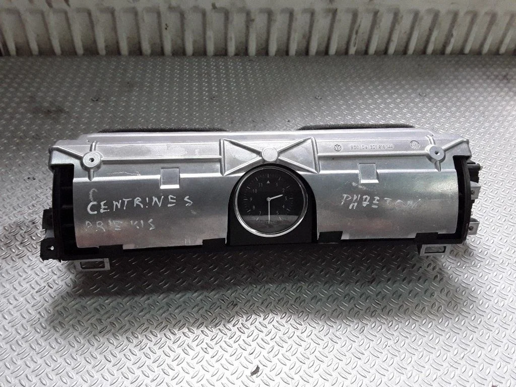 Armatuurlaua keskmine õhutusrest – Volkswagen Phaeton (2002-2016)