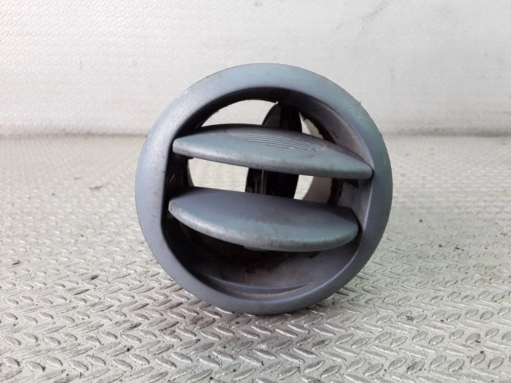 Dash center air vent grill – Fiat Doblo (2000-2009)