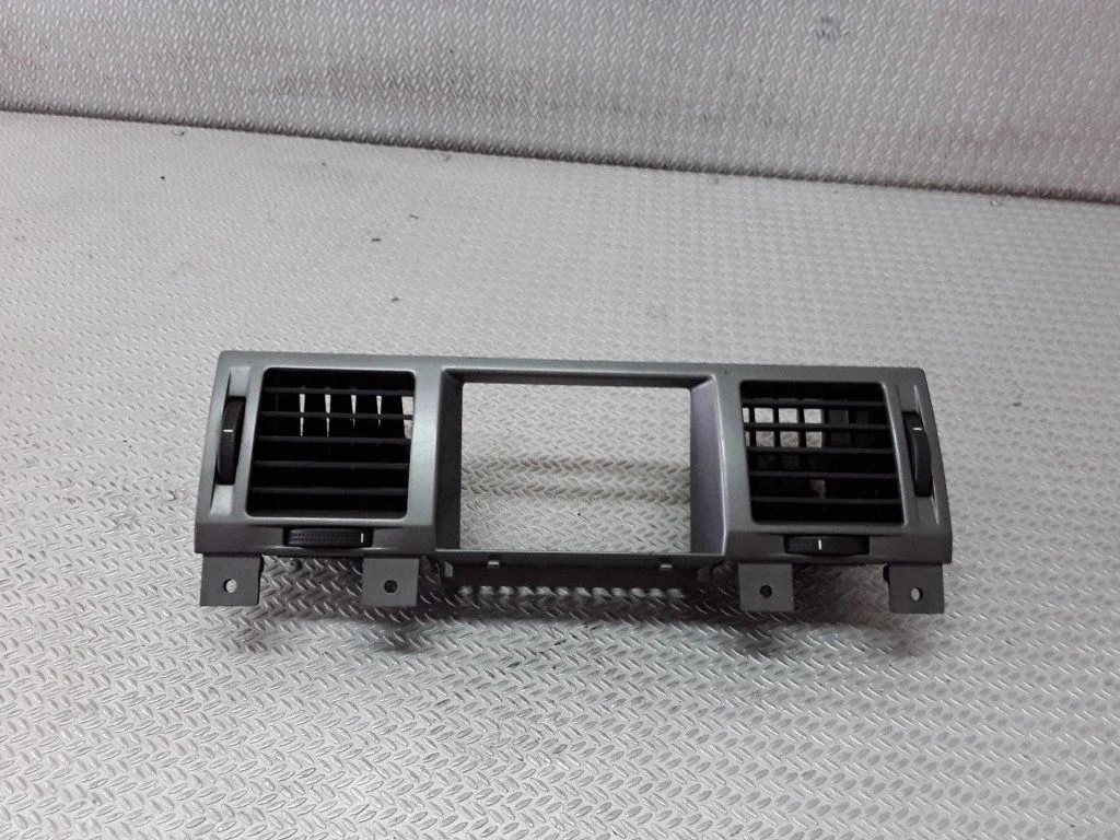 Dash center air vent grill – Opel Vectra C (2002-2005)