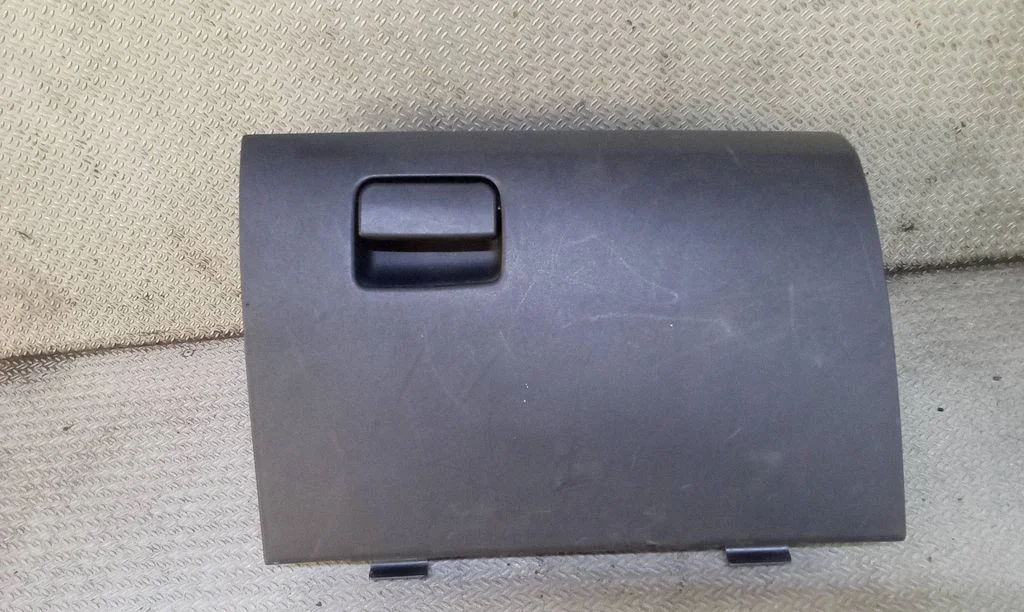 Glove box – Mitsubishi Lancer Evolution X (2008-2014)