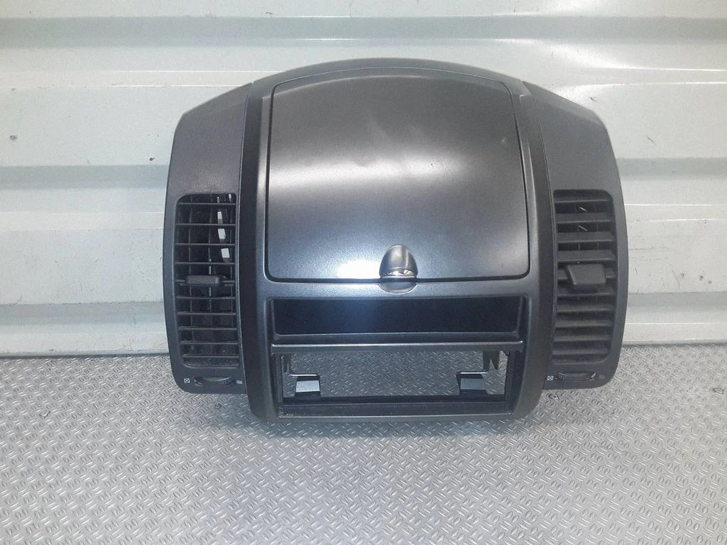 Glove box – Nissan Note (E11) (2006-2014)