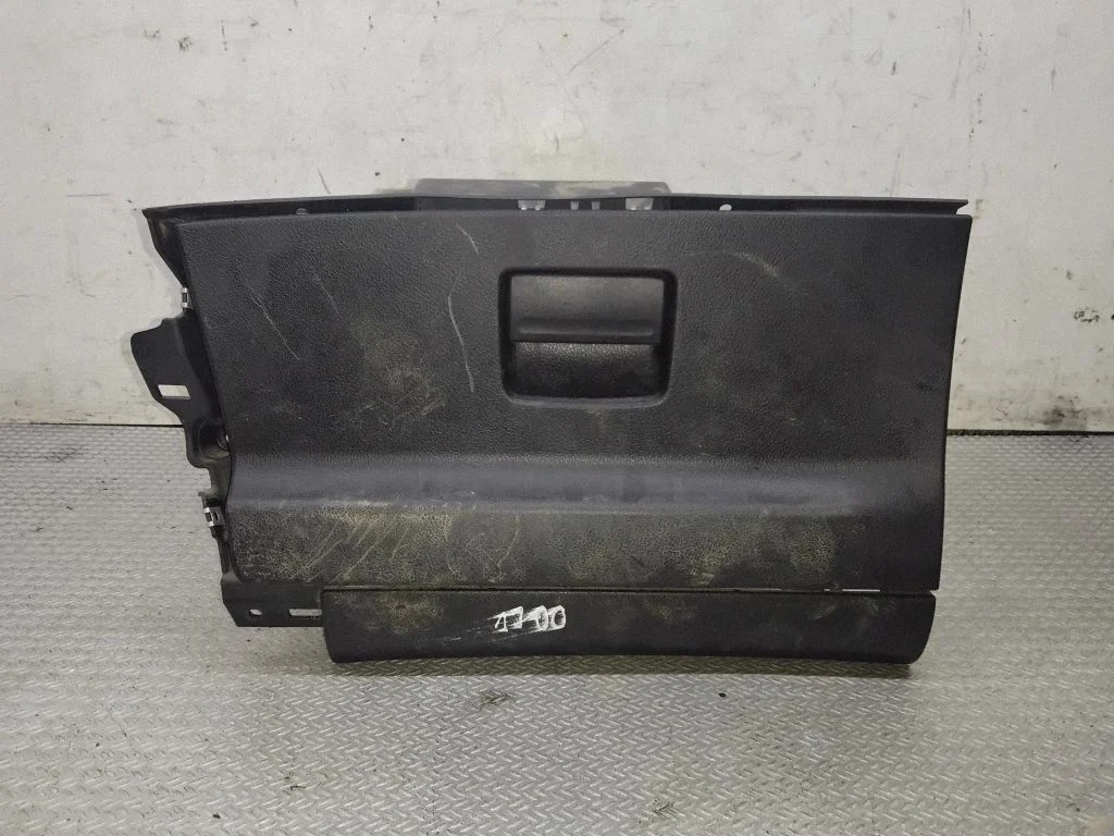 Glove box – Ford S-MAX (2006-2015)