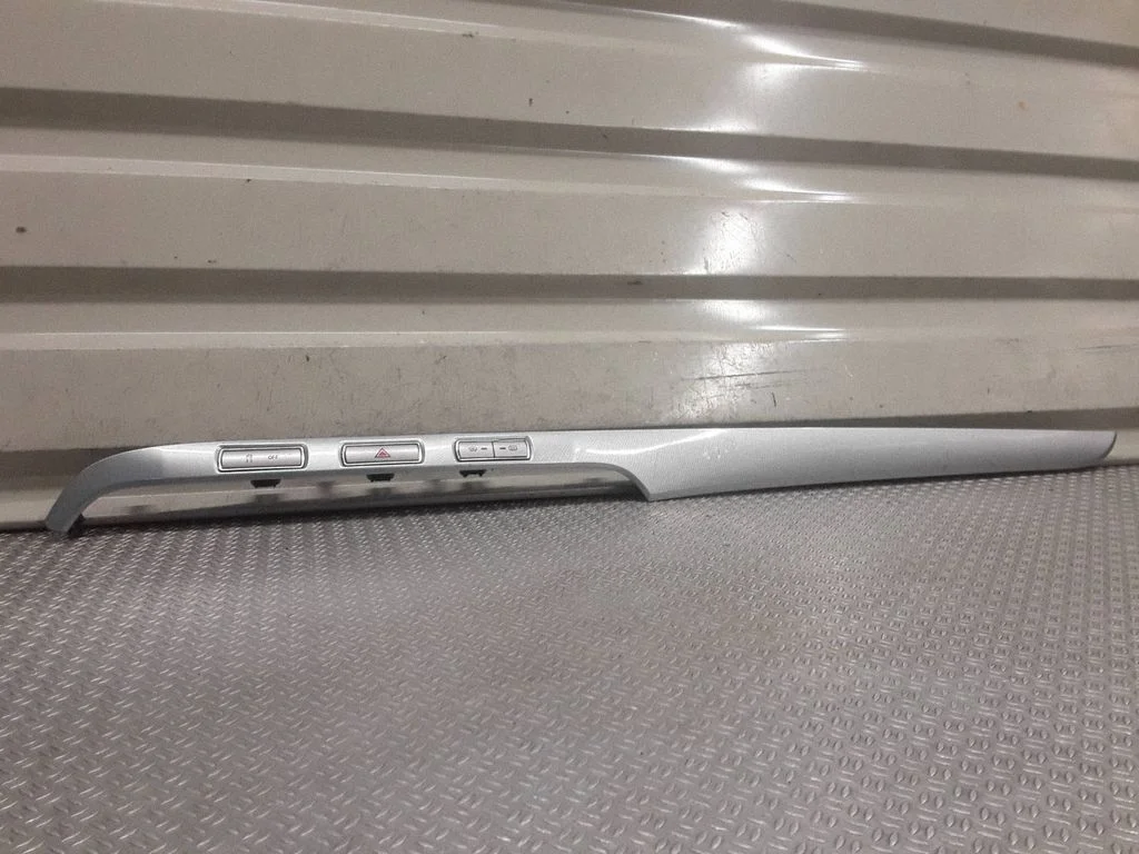 Dashboard glove box trim – Ford S-MAX (2006-2015)