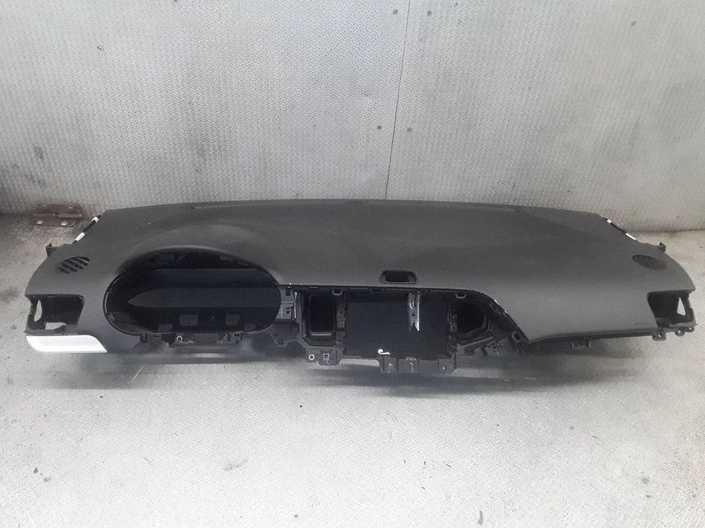 Dashboard 973501Y100