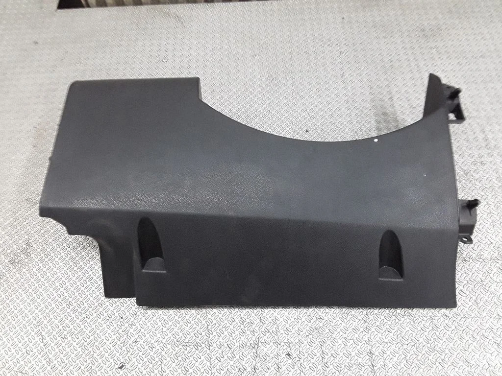 Paneļa apdares panelis (apakšējais) – Opel Zafira B (2005-2014)