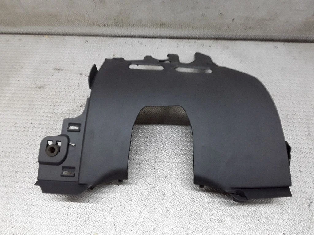 Dashboard lower bottom trim panel – Volvo S40 (2004-2007)