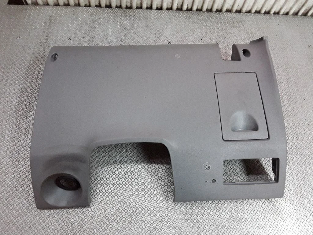 Armatuurlaua alumine viimistluspaneel – KIA Sorento (2002-2009)