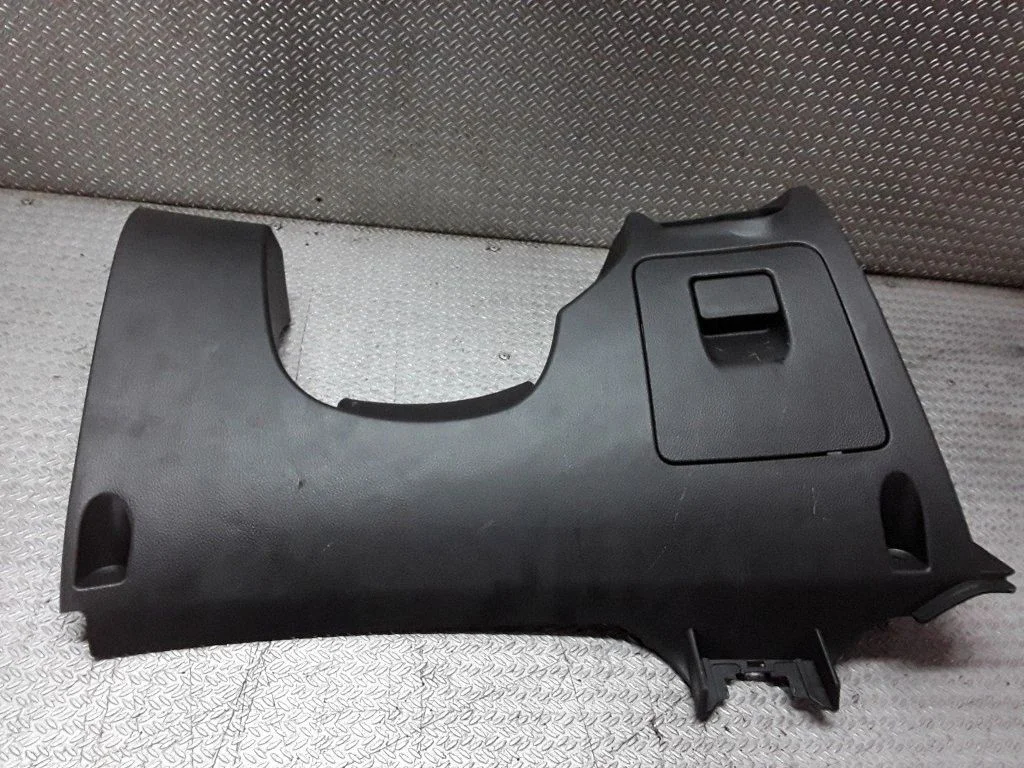 Panel deski rozdzielczej (dolny) – Chevrolet Cruze (2009-2016)