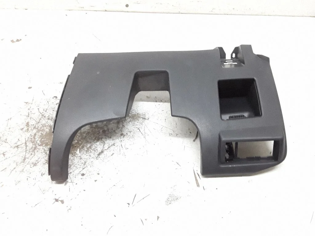 Panel deski rozdzielczej (dolny) – Mazda 2 (2007-2014)