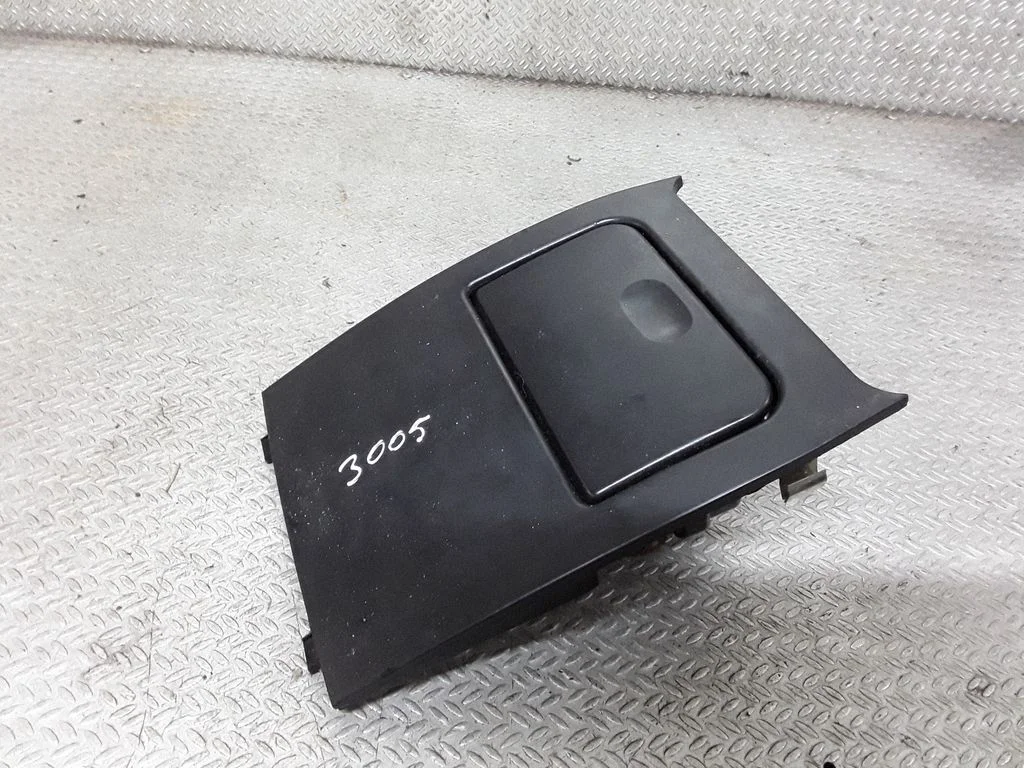 Pelnutrauks panelī – Peugeot 406 (1999-2006)