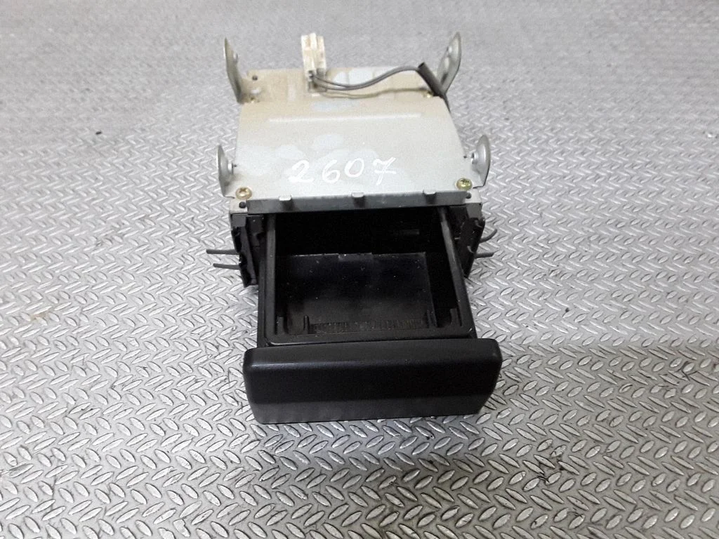 Pelnutrauks panelī – Nissan X-Trail T30 (2001-2007)