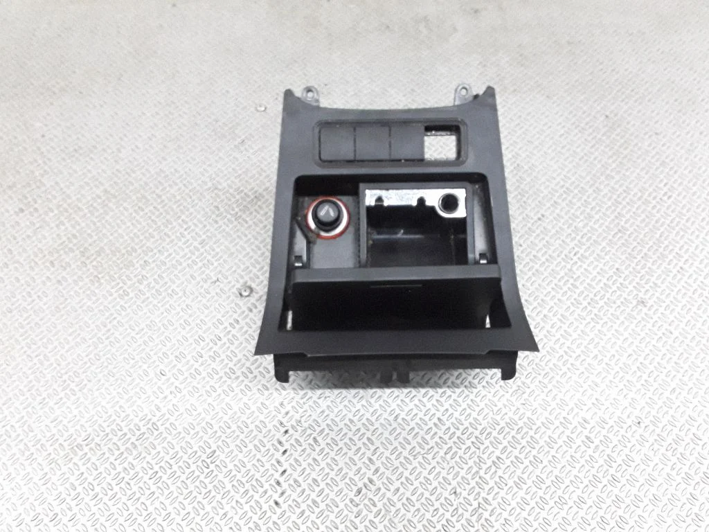 Car ashtray – Volkswagen Jetta V (2005-2010)