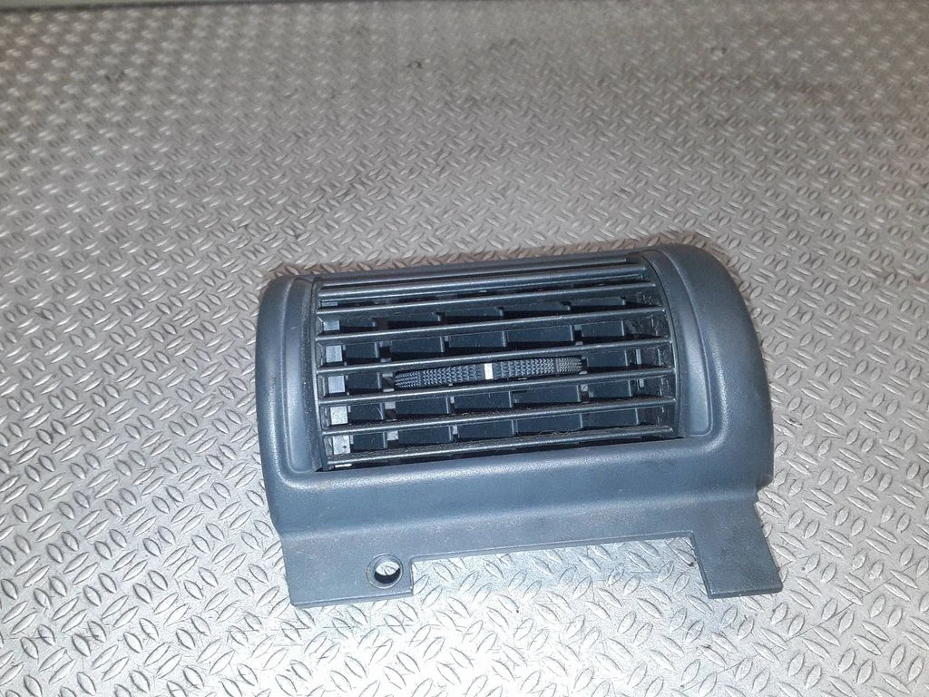 Dashboard side air vent grill/cover trim – Chrysler Sebring (ST-22 - JR) (2000-2007)
