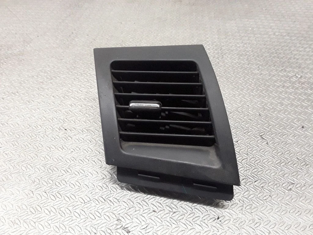 Dashboard side air vent grill/cover trim – Mitsubishi Lancer Evolution X (2008-2014)