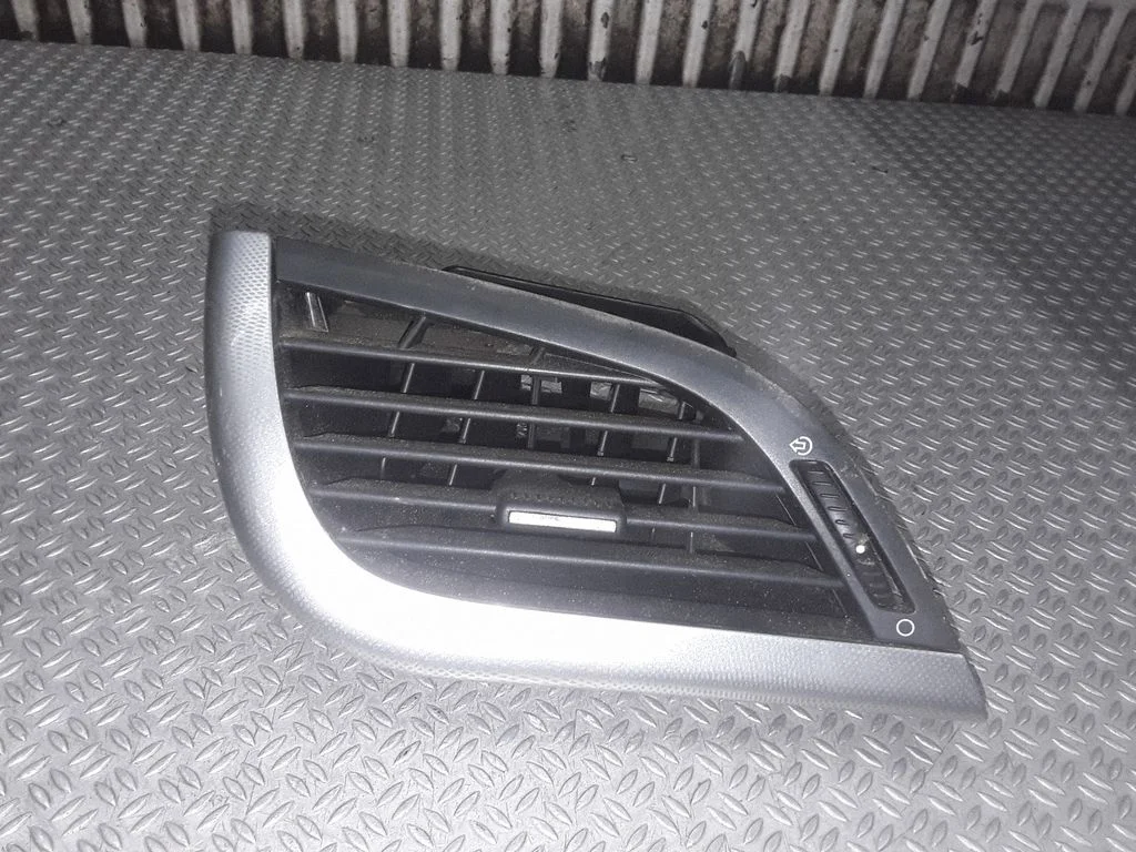 Sānu gaisa restītes – Peugeot 207 CC (2007-2014)