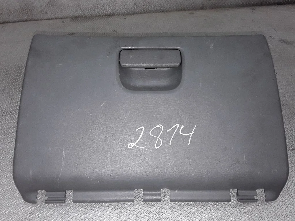 Glove box lid/cover – Chrysler Grand Voyager V (2007-2015)