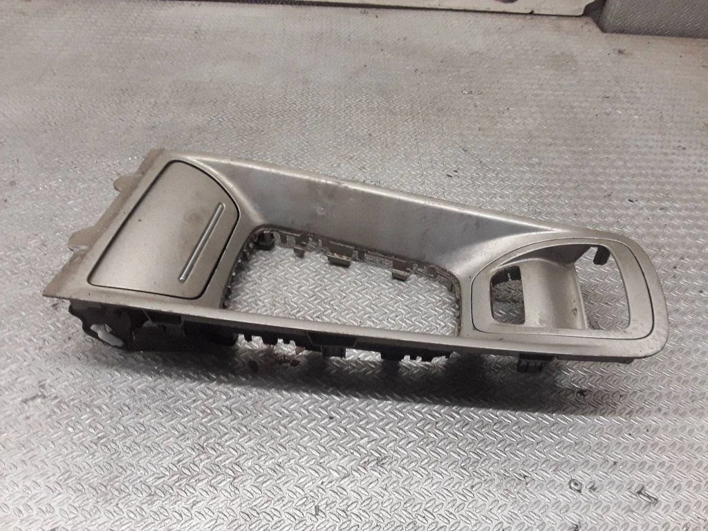 Käigukangi ümbrise viimistlus (plastik) – Citroen C5 (2008-2016)