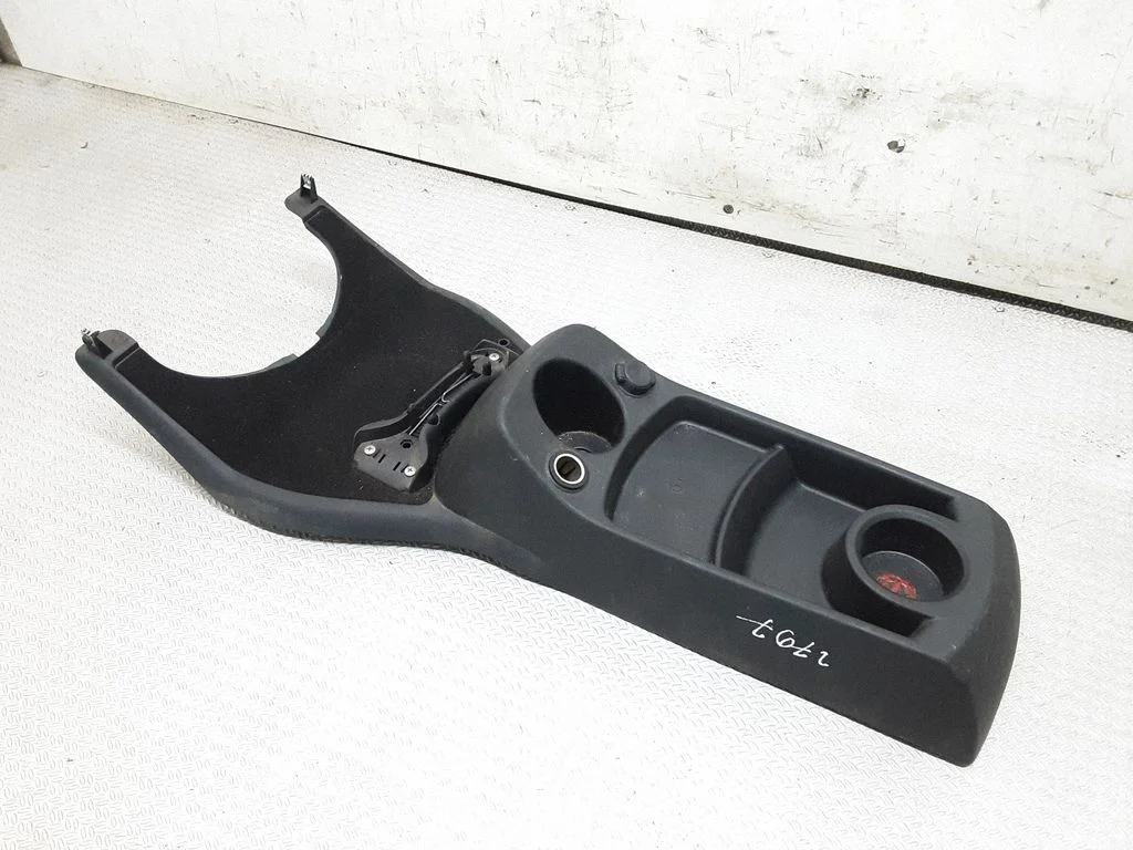 Keskkonsool – Citroen C4 I (2004-2010)