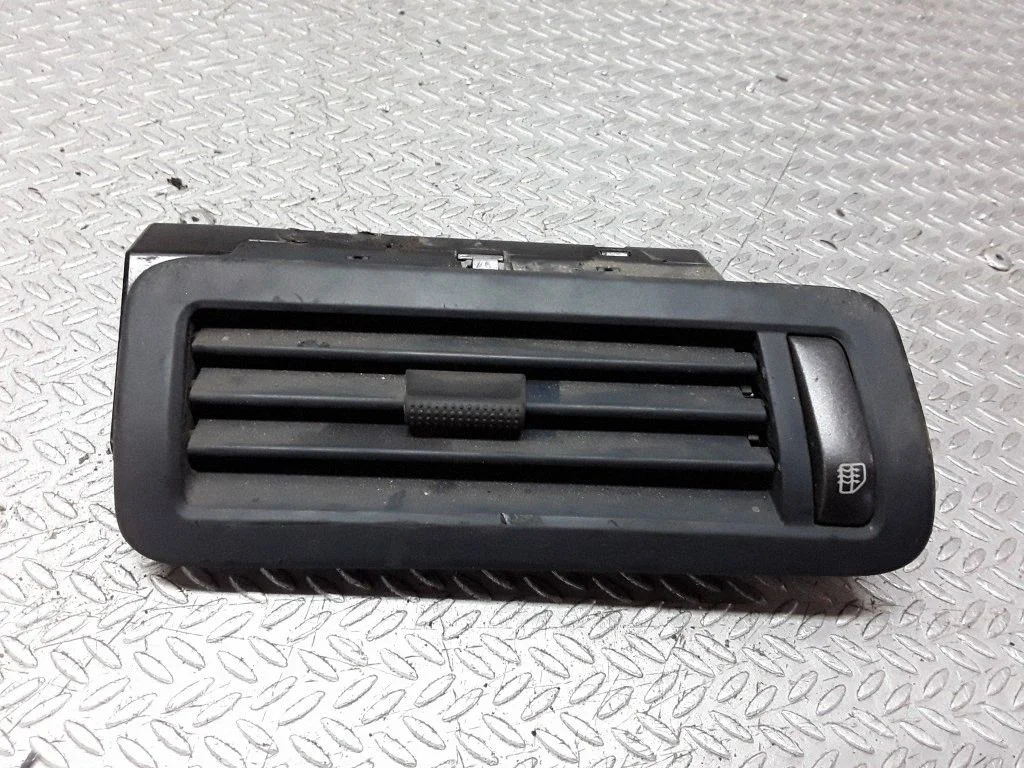 Aizmugurējās gaisa restītes – Volkswagen Phaeton (2002-2016)