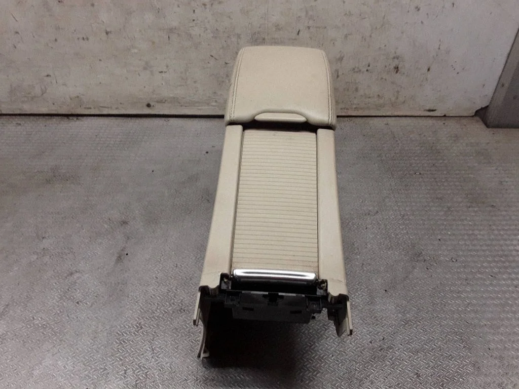 Armrest – Volvo V60 (2011-2013)