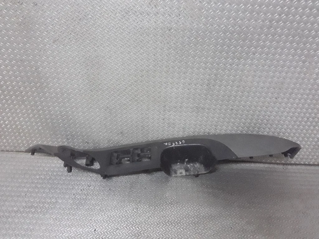 Front door interior handle – Hyundai Santa Fe (2000-2006)