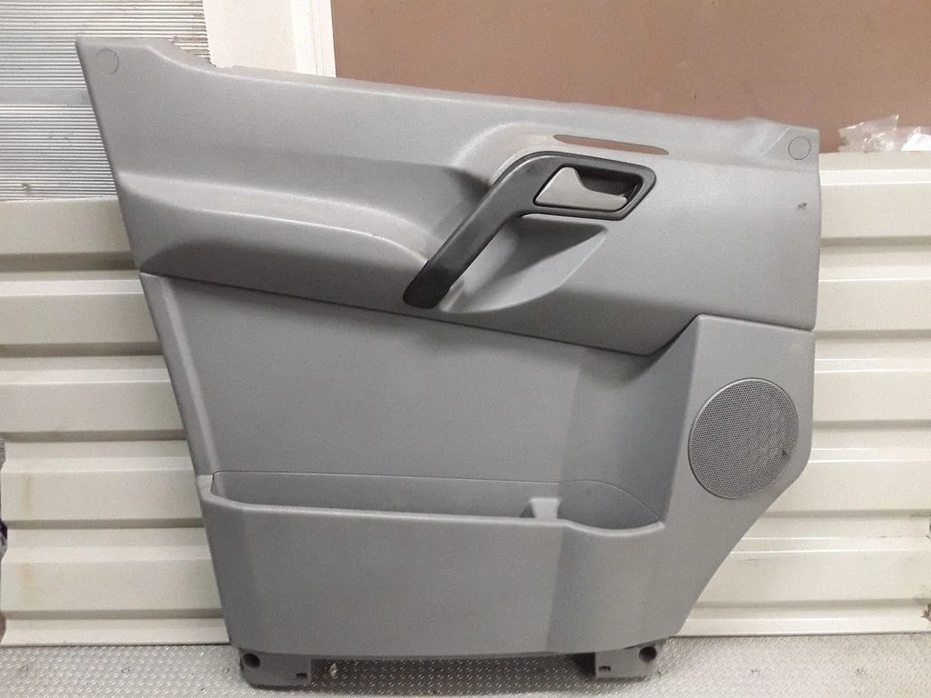 Front door card panel trim – Volkswagen Crafter (2006-2016)