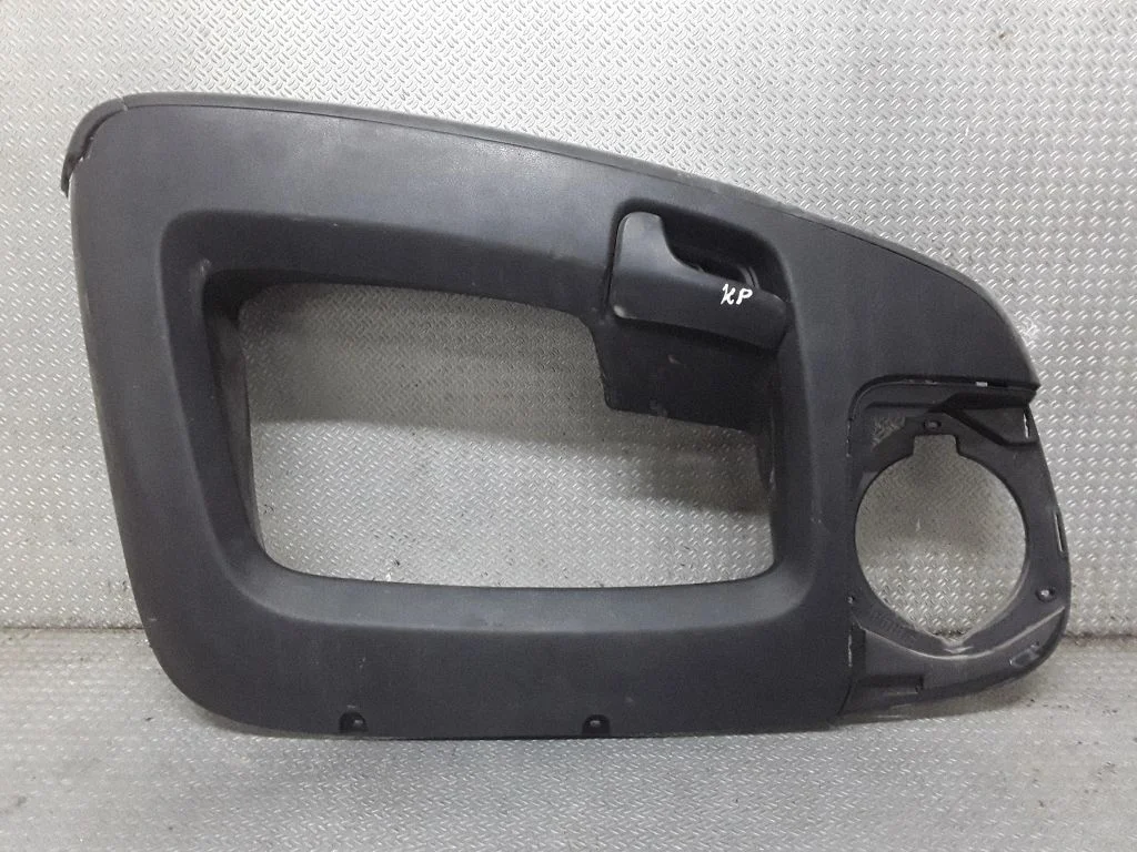 Front door card panel trim – Fiat Ducato (2007-2014)