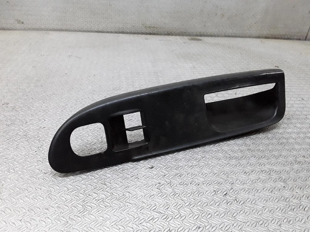 Front door interior handle trim – Volkswagen Passat CC (2008-2016)