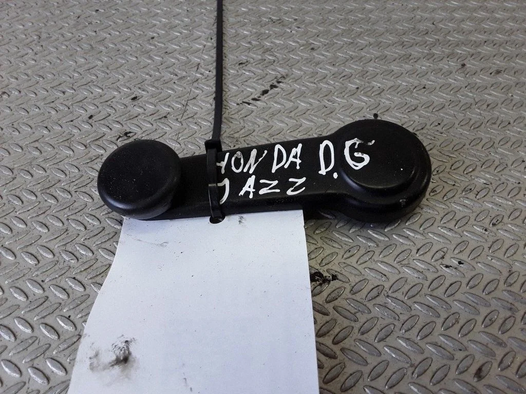 Rear door window winding handle – Honda Jazz (2002-2008)