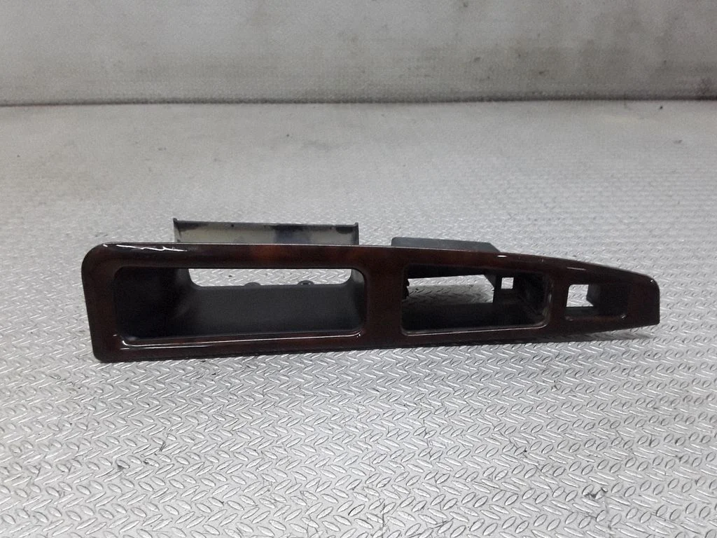 Rear door handle trim – Audi A8 S8 D2 4D (1994-2002)