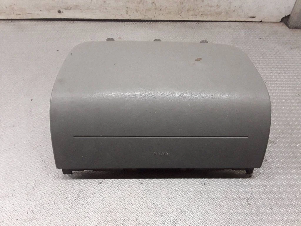 Passenger airbag – Opel Vivaro (2001-2014)