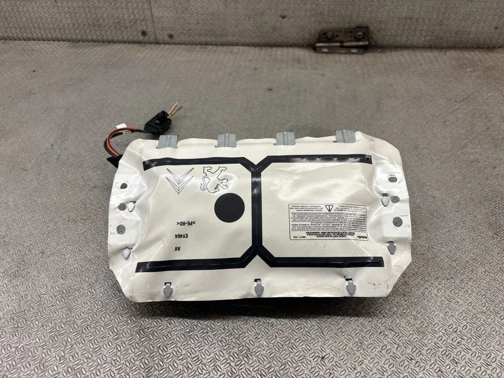 Passenger airbag – Peugeot 207 CC (2007-2014)