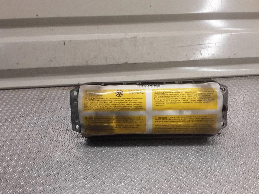 Passenger airbag – Volkswagen Caddy (2004-2010)