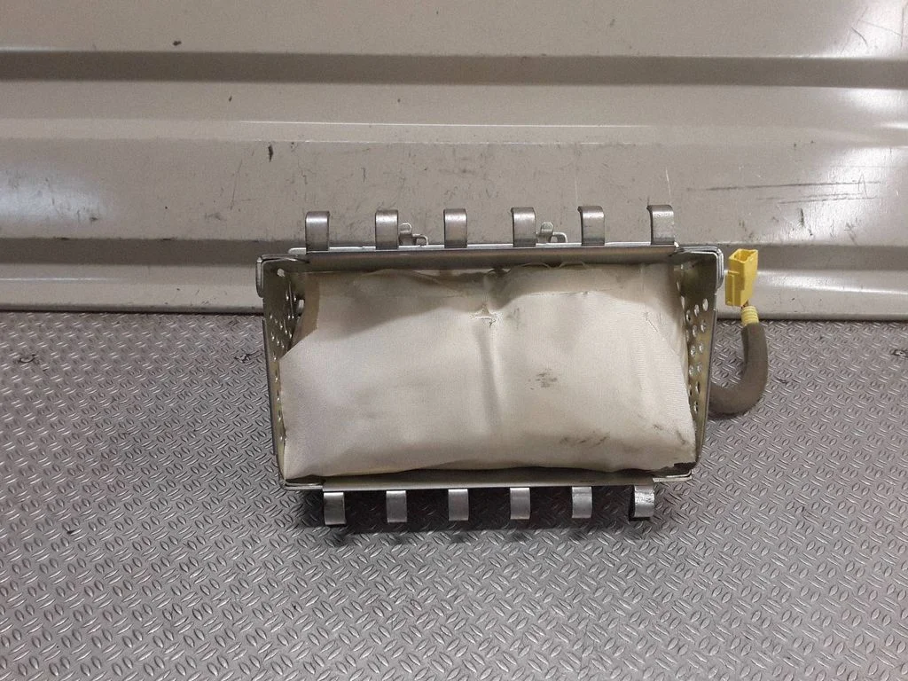 Passenger airbag – Honda FR-V (2004-2009)
