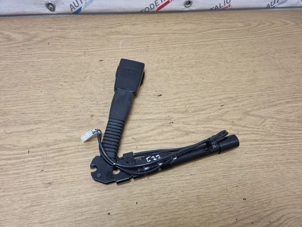 Front seatbelt buckle – BMW 3 Series F30 F35 F31 (2012-2018)