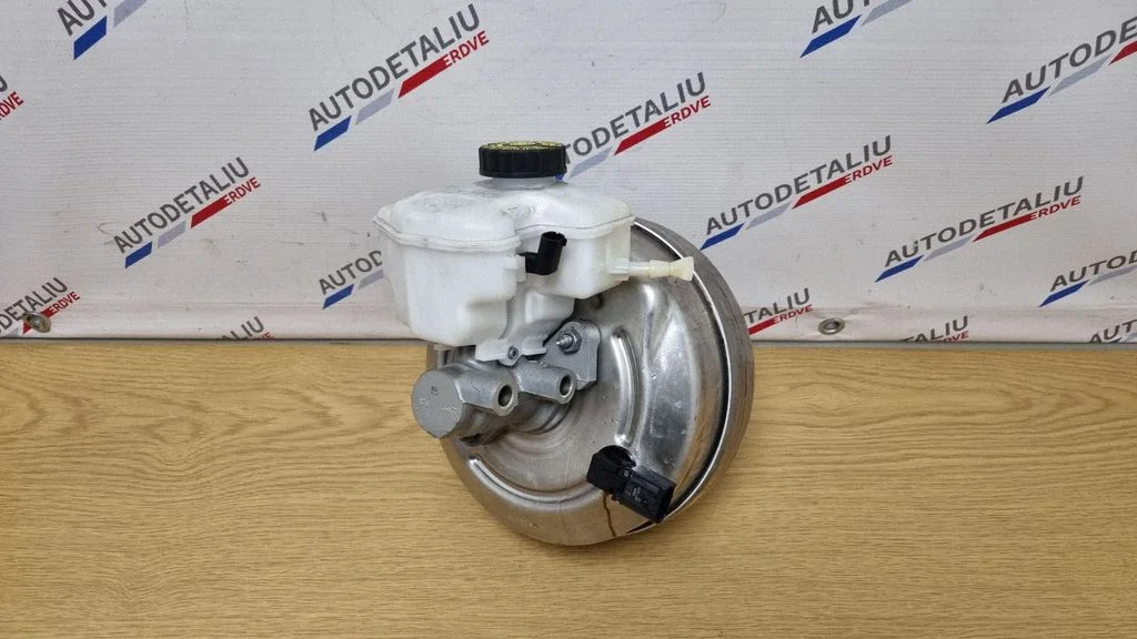 Brake booster 6879424