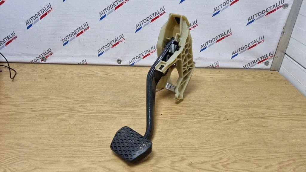 Brake pedal 6769403
