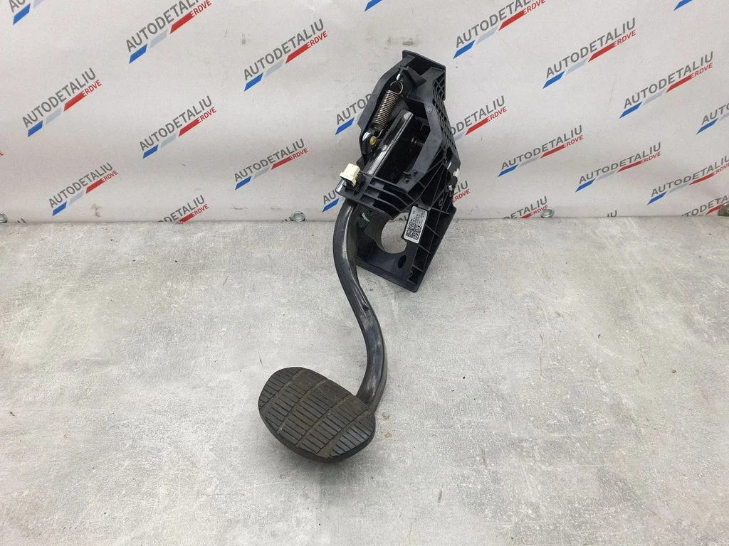 Brake pedal 6856596