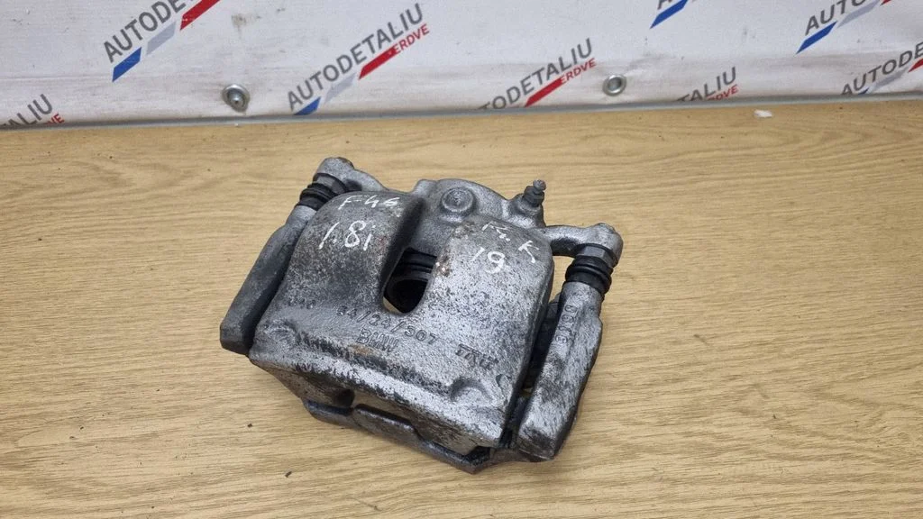 Front brake caliper 5424307
