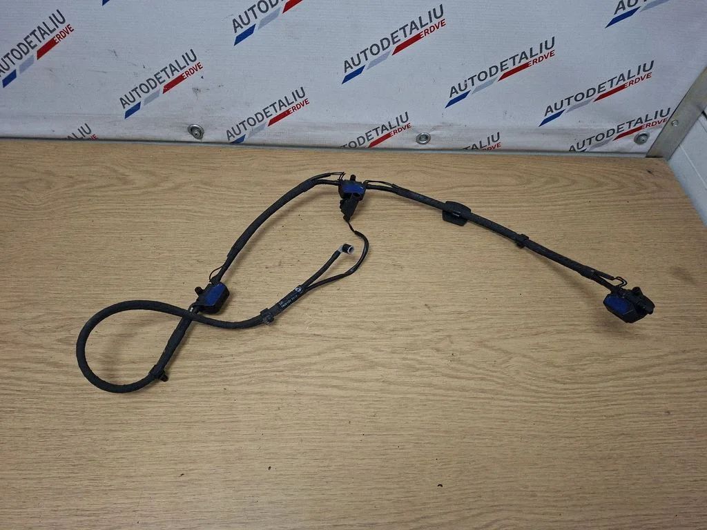 Windshield washer spray nozzle 7213281