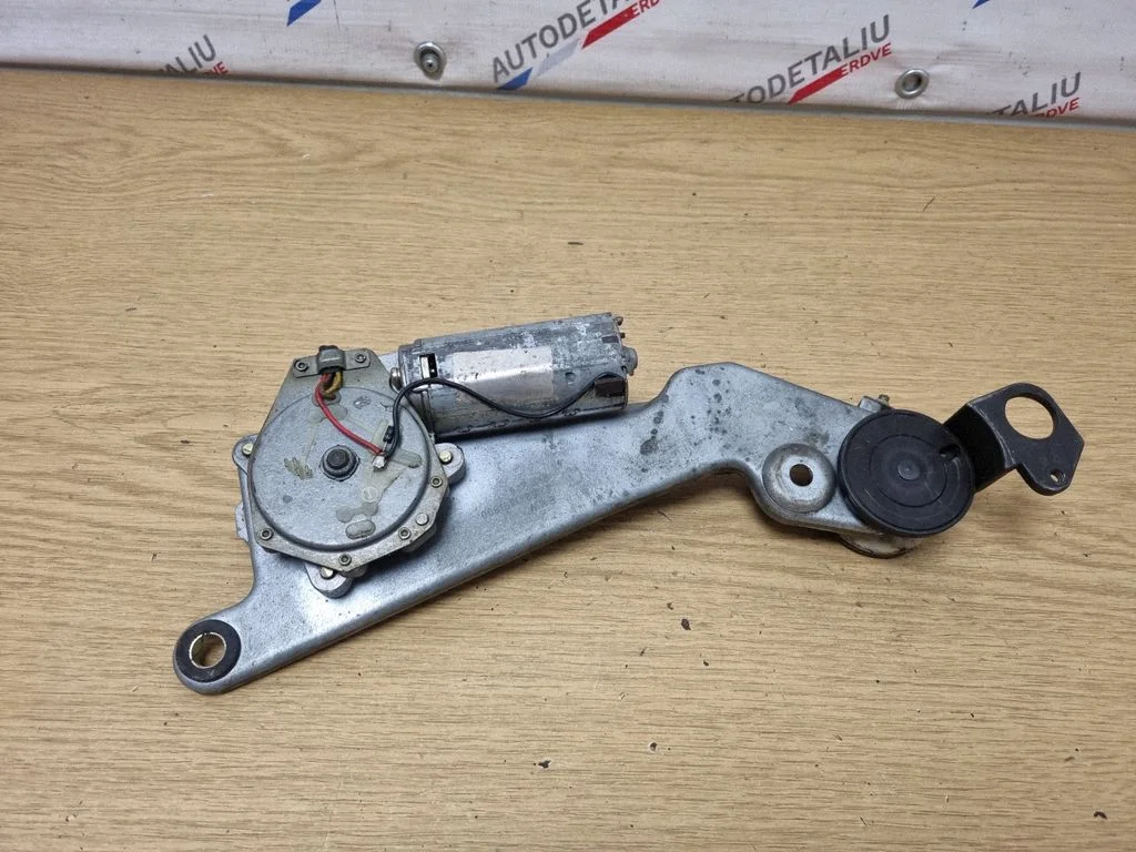 Aizmugurējā stikla tīrītāja motoriņš 61621391800