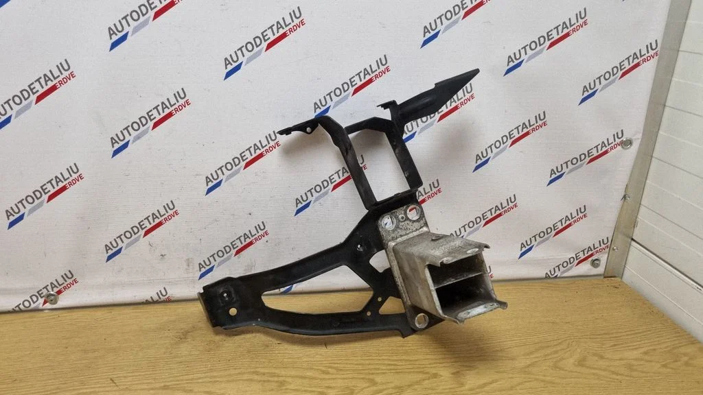 Headlight/headlamp mounting bracket 7163484
