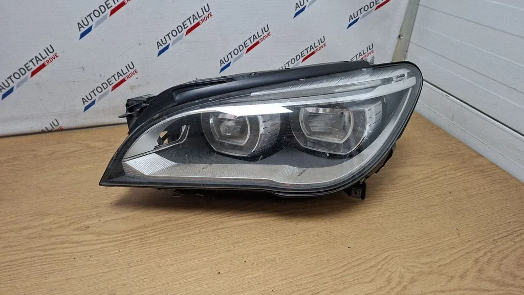 Headlight/headlamp 7379677