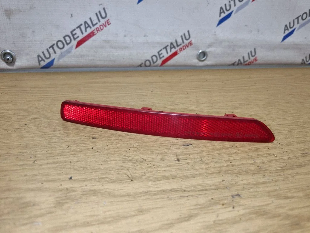 Aizmugurējais atstarotājs – BMW 3. sērija F30 F35 F31 (2012-2018)