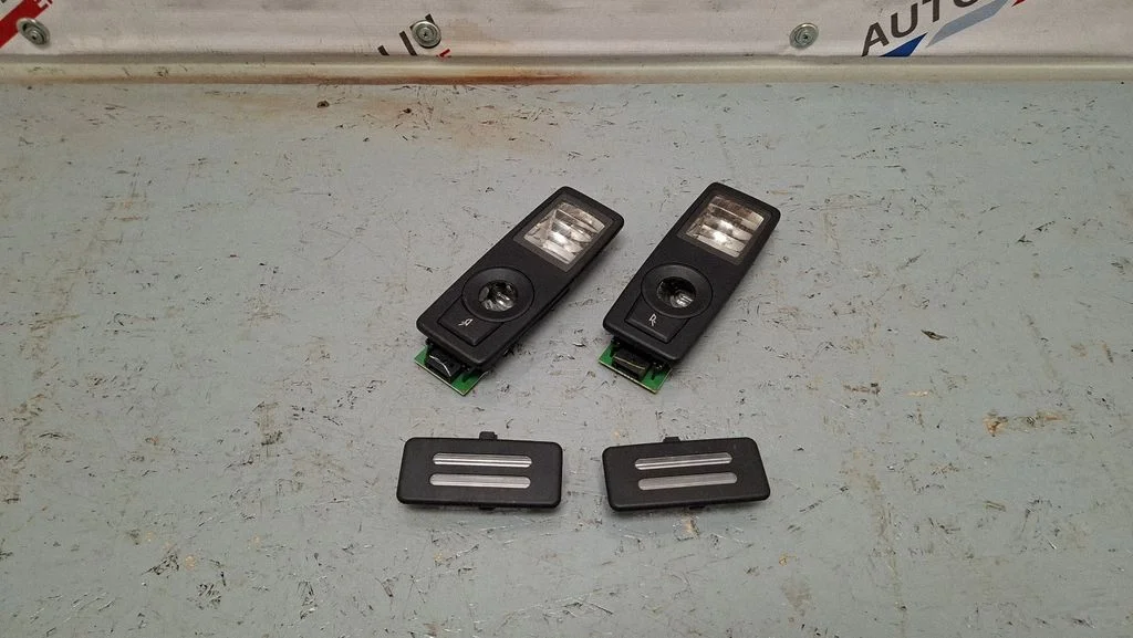 Rear seat light 6962013